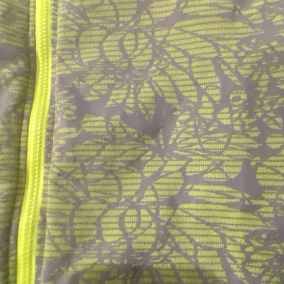 Fabletics zip up jacket size medium - Picture 3 of 3